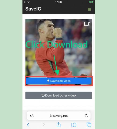 Downloading Instagram Video with SaveClip: SaveClip webpage showing the 